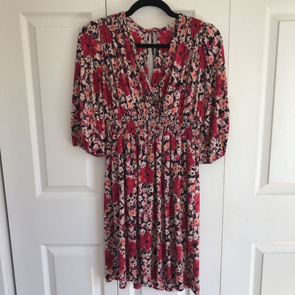 Beautiful Dress with Floral Patter - Picture 3 of 4